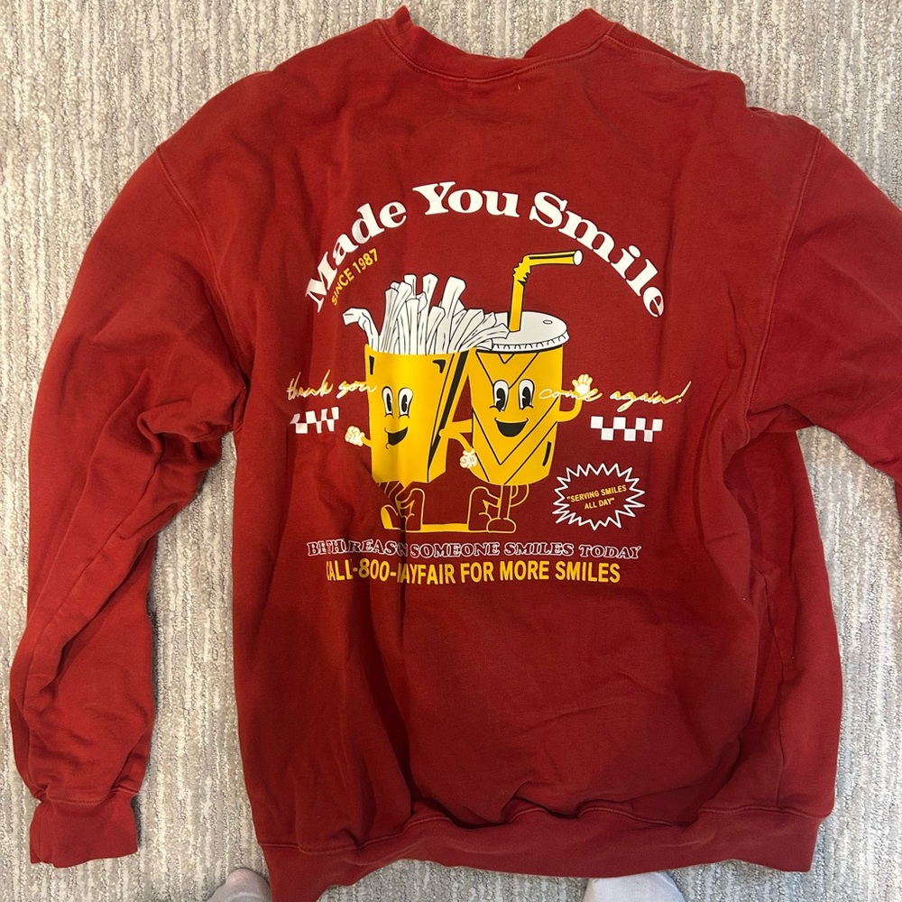 Mayfair Made you Smile Crewneck

Rarely worn, oversized fit